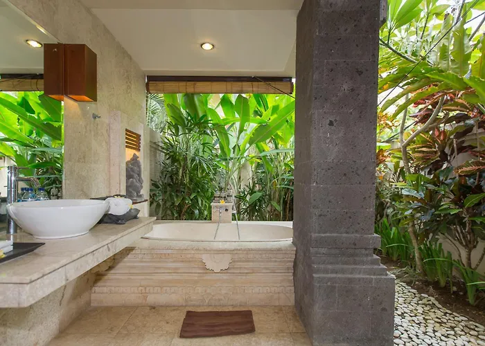 Lidwina By Nagisa Bali Villa *